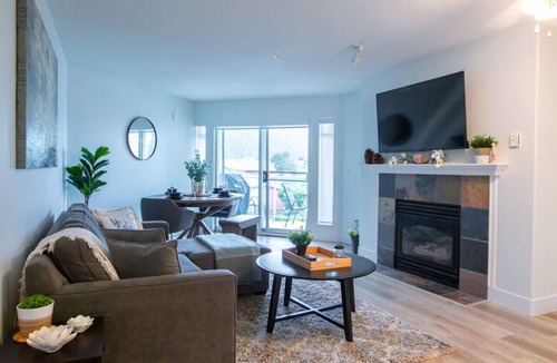 Harrison Hot Springs Apartment | Echo Beach 2 Bed Lake View and Walkable to Beach