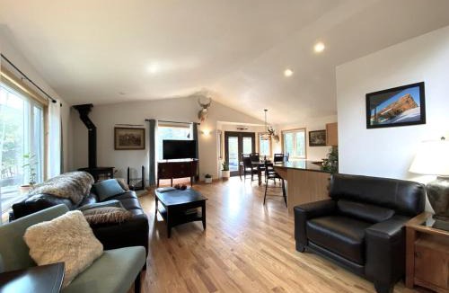 Evergreen House | Echo Hills Mountain Lodge - Evergreen Mountain Top Retreat - Foothills of the Rockies