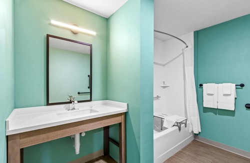 Phoenix Hotel | Echo Suites Extended Stay By Wyndham Phoenix-Peoria/Glendale