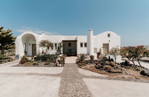 Kamari Villa | Echo Villa