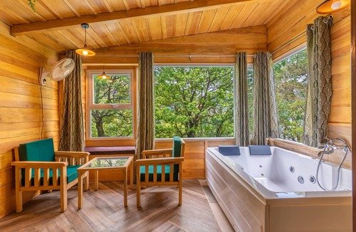 Bhimtal Resort | Echor Malusara Lakeview Retreat Bhimtal