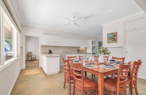 Wharparilla House | Echuca Murray River Holiday Home & Private boat mooring - Paro's Landing