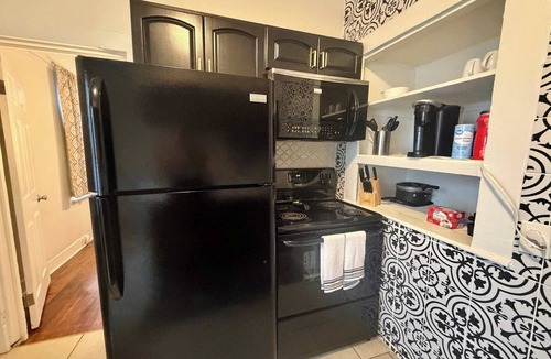 East Riverside Apartment | Eclectic 2 bedroom Apartment Uptown
