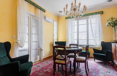 Omonia Apartment | Eclectic 4-Bed, 4-Bath Apt in Central Athens - AK1