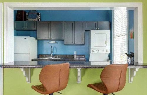 Savannah Victorian District Condo | Eclectic Abode, Funky | Fun | Dog-Friendly!