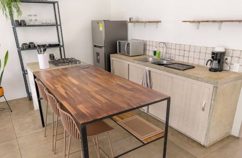 Cali Apartment | Eclectic and Peaceful APT w/Patio Near Cali's Zoo
