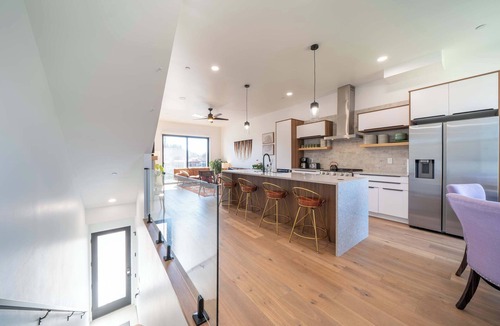 Waldport House | Eclectic Boho Townhome, Hot Tub, Waldport