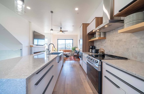 Waldport House | Eclectic Boho Townhome, Hot Tub, Waldport