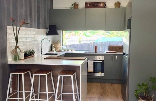 Dee Why House | Eclectic bungalow set in under the Japanese Oak but close enough to the ocean