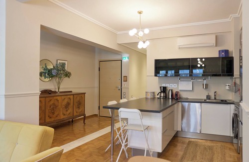 Ilisia Apartment | Eclectic central 3suites apartment