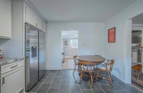 Athens House | Eclectic Inn Downtown - 2 miles to Sanford Stadium