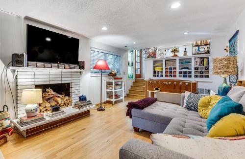 Park East House | Eclectic Multi-Level Charmer! 2 Mi to CU Boulder