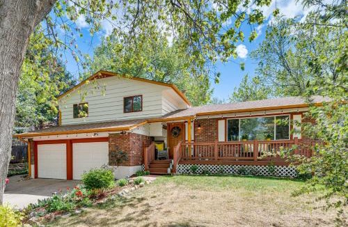 Park East House | Eclectic Multi-Level Charmer! 2 Mi to CU Boulder