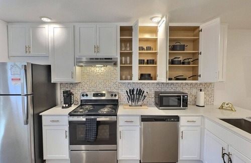 Birmingham Apartment | Eclectic Retreat in Heart of Downtown