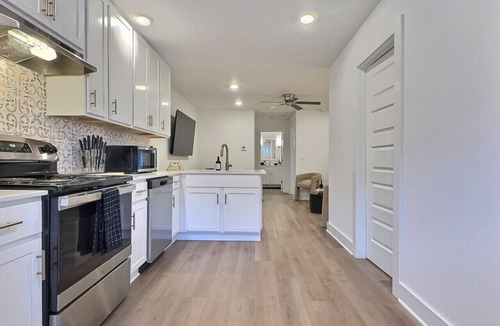 Birmingham Apartment | Eclectic Retreat in Heart of Downtown