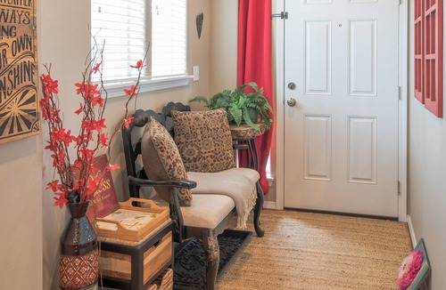 Old Farm District House | Eclectic SE Bend home ~ Close to Shopping ~ Close to Old Mill