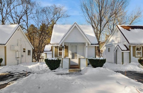 Lincoln Cabin | Eclectic Studio Cabin w/Kitchenette, Free WiFi, Riverfront Location & More