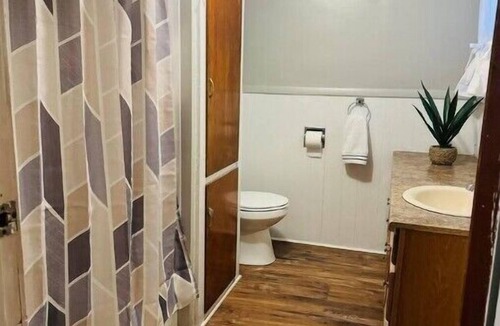 Fredonia House | Eclipse! 5 bedroom, sleeps 10.