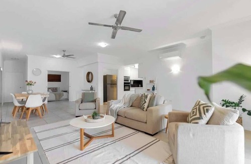 Cairns Central Business District Apartment | Eclipse—A Poolside Family Escape in the CBD