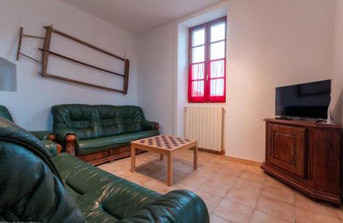 Alluy House | Ecluse d'Aiguilly