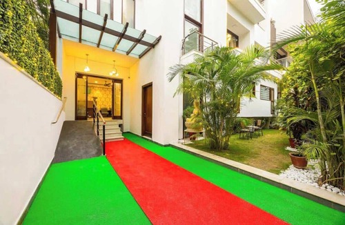 Sector 40 Apartment | Eco Charm in Every Corner with Balcony