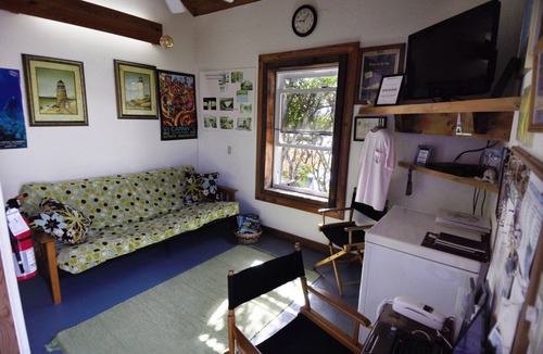 Estate Western Water Island Cottage | Eco Cottage walking distance to the beach