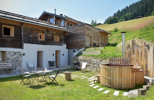 Hauteluce Ski Chalet | Eco-design chalet with view of Mont Blanc and Nordic bath (15 people)