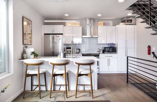 Seattle Condo | Eco-Friendly 3BR Retreat w, UW & Hospital