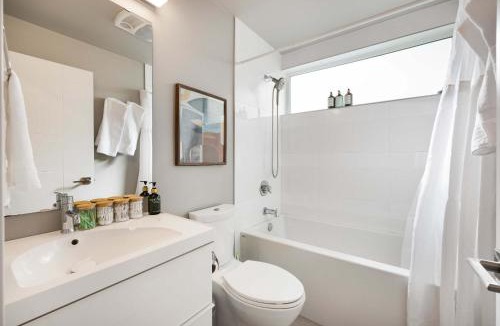 Seattle House | Eco-Friendly 3BR Retreat w UW & Hospital
