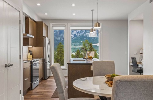 Three Sisters Mountain Village Apartment | Eco-Friendly 3BR | Spectacular Views |Private Deck