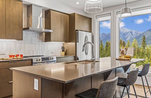 Three Sisters Mountain Village Apartment | Eco-Friendly 3BR | Spectacular Views |Private Deck