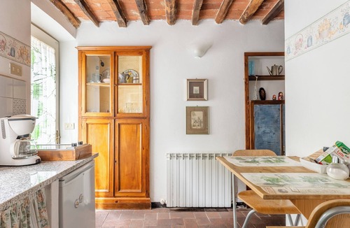 Nozanno Apartment | Eco-Friendly Farmhouse "Abbacca-là" 1' with Mountain View, Shared Pool and Wi-Fi
