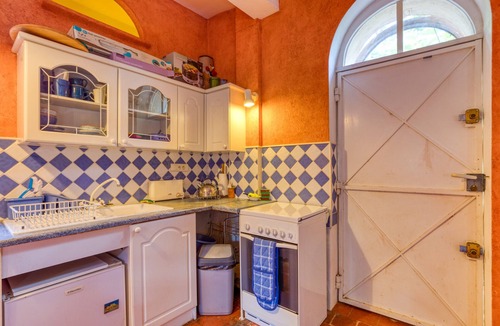 Autignac House | Eco-friendly Gîte with Private Pool, Terrace and Wi-Fi in Autignac