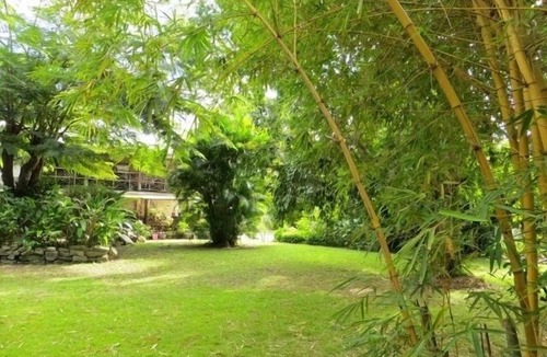 Bishop Court Hill Apartment | Eco-friendly Hummingbird Apartment