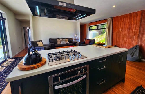 Karamea House | Eco friendly, self sufficient house powered by the sun.
