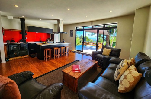 Karamea House | Eco friendly, self sufficient house powered by the sun.