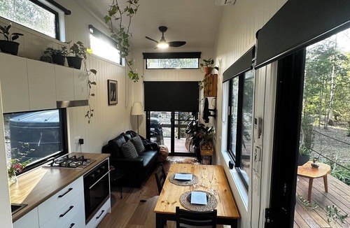 Pie Creek House | Eco-Friendly Tiny House Retreat | Private Chef Dining