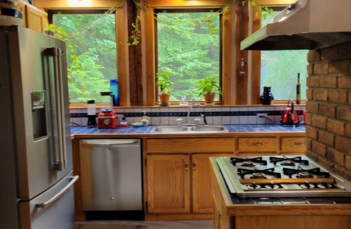 Proctor House | ECO-GARDEN Nibble on berries and put a flower in your hair