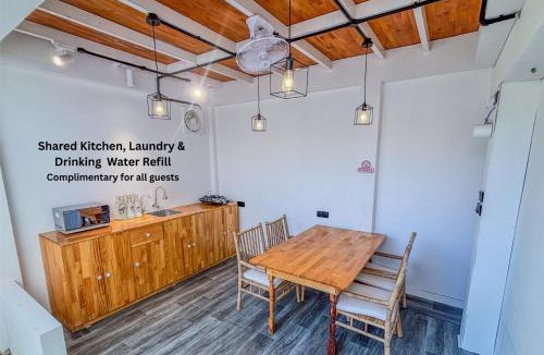 Mathiveri House | Eco Palm Mathiveri - Guest House with Complimentary Shared Kitchen & Laundry