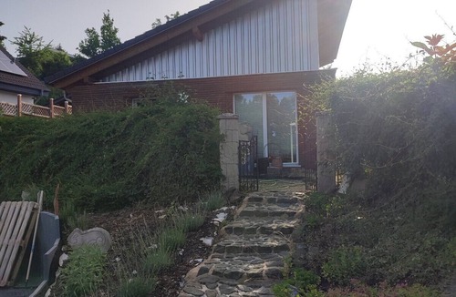 Niederkirchen House | Eco-thatched house in a super-quiet location