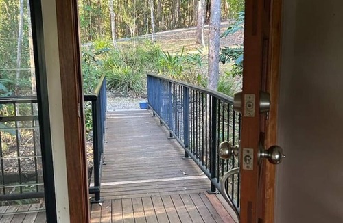 Smiths Creek Ski Chalet | Ecoasis Forest Chalet: Romantic Rainforest Retreat