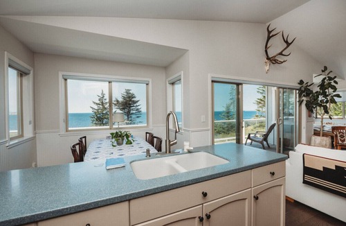 Port Townsend House | EcoBluff Retreat - Water Views!