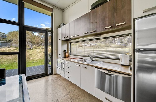 Crackenback Ski Chalet | Ecocrackenback 16 'Sustainable chalet close to the slopes.'
