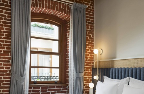 Galata Hotel | Ecole St Pierre Hotel