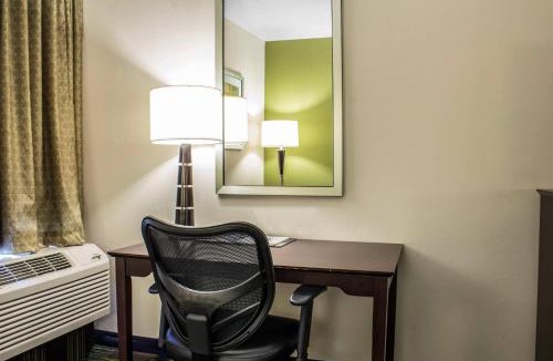 Ankeny Cabin | Econo Lodge Ankeny - Des Moines