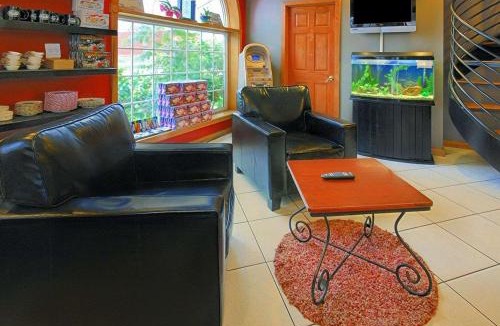 Niagara Falls Cabin | Econo Lodge at the Falls North