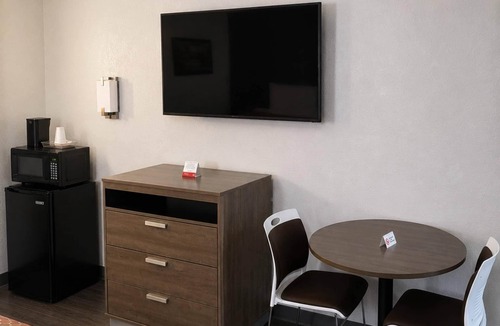 Calhoun Hotel | Econo Lodge Calhoun South