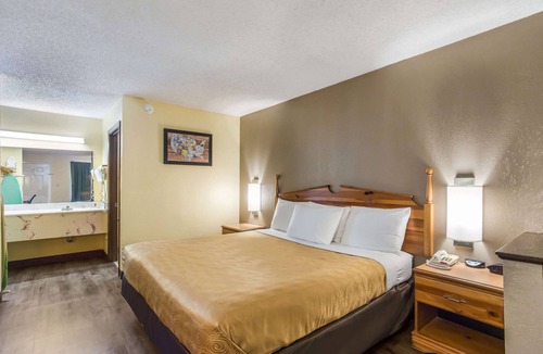 Clinton Hotel | Econo Lodge Clinton - Jackson West