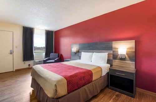 Cloverdale Hotel | Econo Lodge Cloverdale
