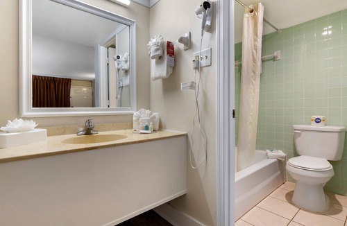 Conway Hotel | Econo Lodge Conway Central